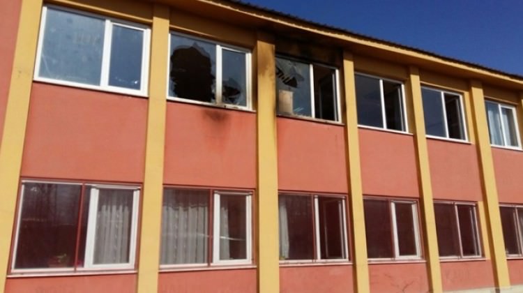 Van’da 2 okula molotoflu saldırı