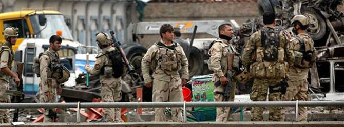 Afganistan’da iki NATO askeri öldü